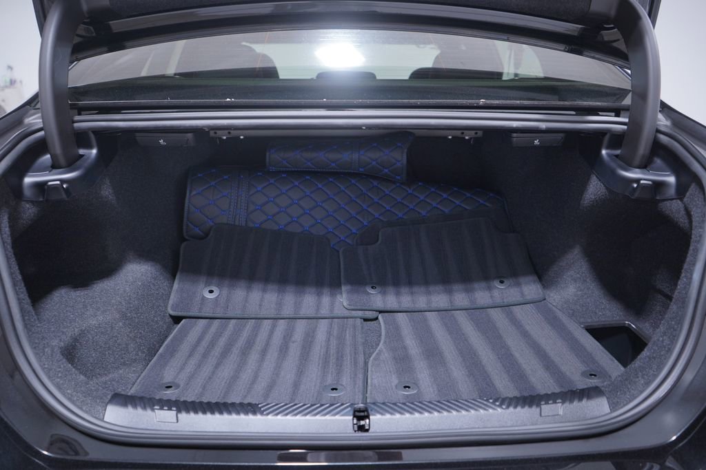 Used 2025 BMW i5 M60 w/ Premium Package image 22