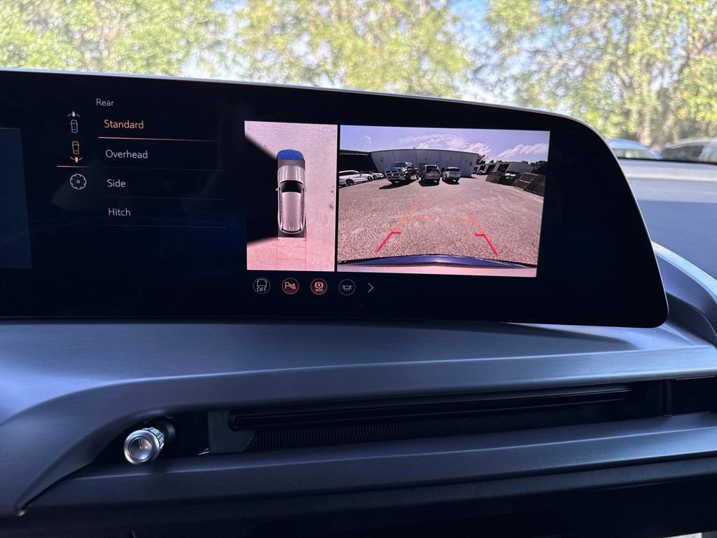 New 2026 Cadillac Vistiq Sport w/ LPO, Floor Liner Package image 25