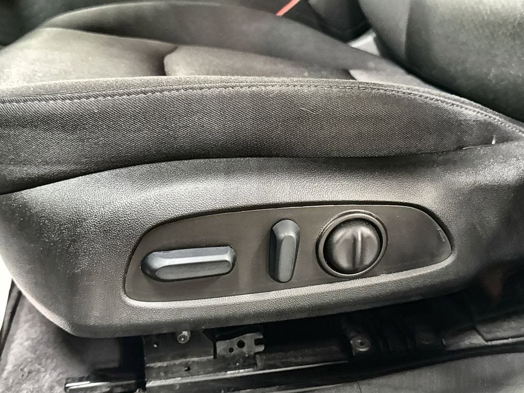 Used 2025 Chevrolet Malibu LT FWD image 13
