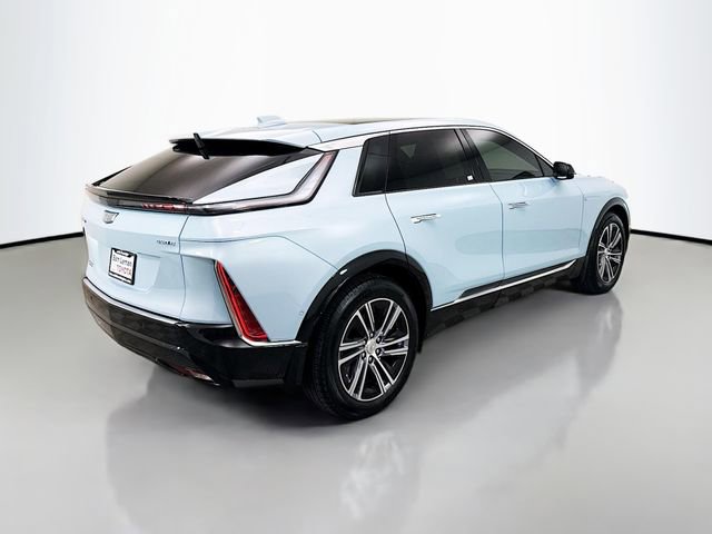 Used 2024 Cadillac Lyriq Luxury image 7