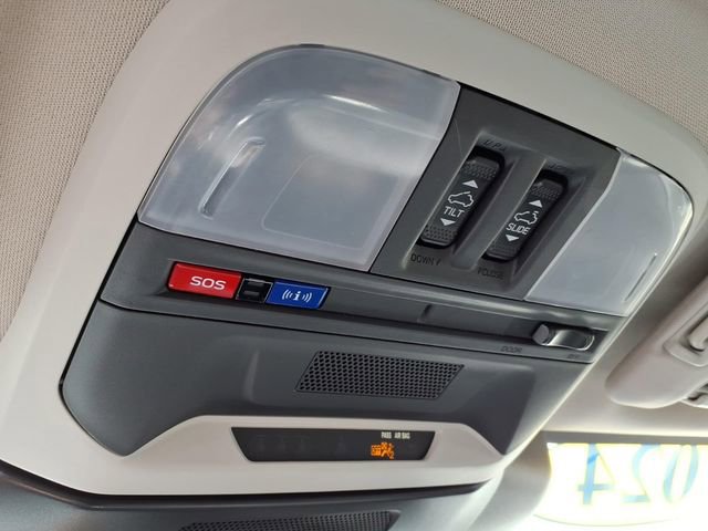 Used 2024 Subaru Crosstrek 2.0i Premium AWD/4WD image 21