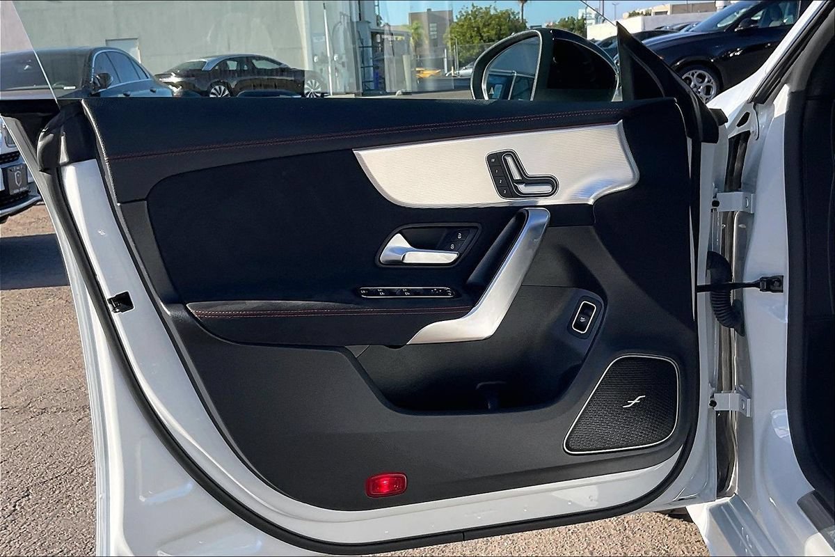Used 2023 Mercedes-Benz CLA 250 image 20