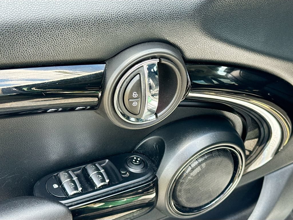 Used 2016 MINI Cooper S FWD image 18