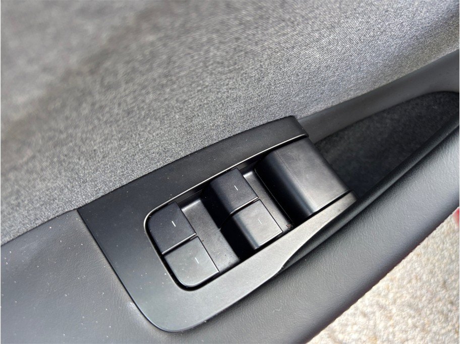 Used 2024 Tesla Model 3 Standard Range RWD image 19