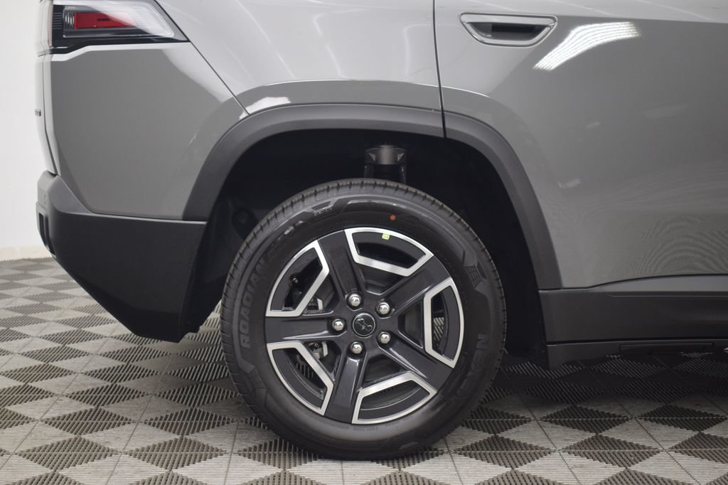 New 2026 Jeep Cherokee Laredo AWD/4WD image 8