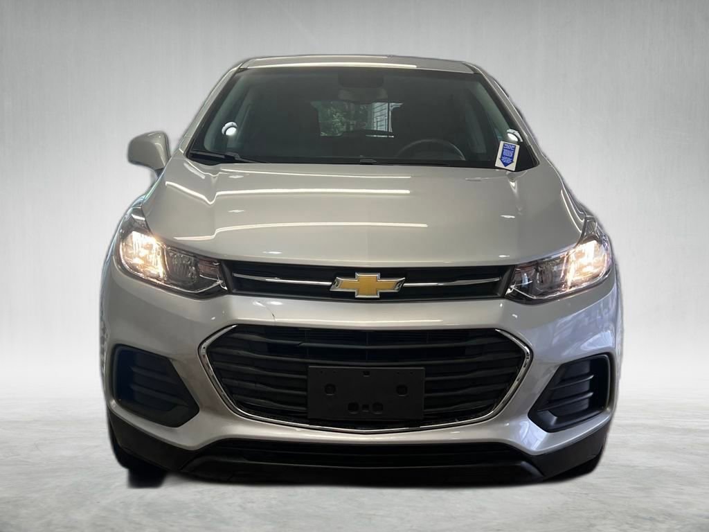 Used 2022 Chevrolet Trax LS w/ Tint and Cruise Package image 3
