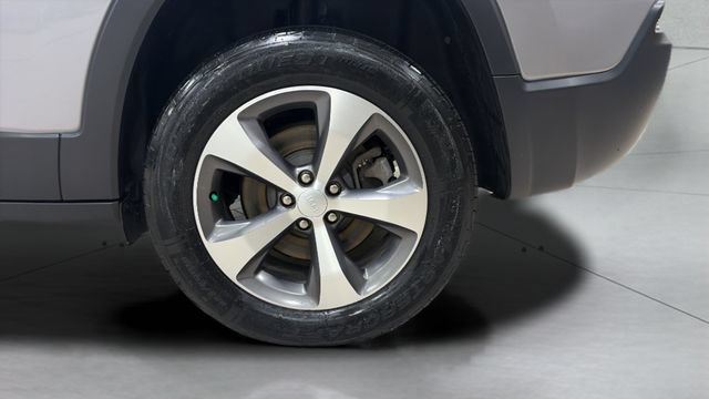 Used 2020 Jeep Cherokee Limited AWD/4WD image 29