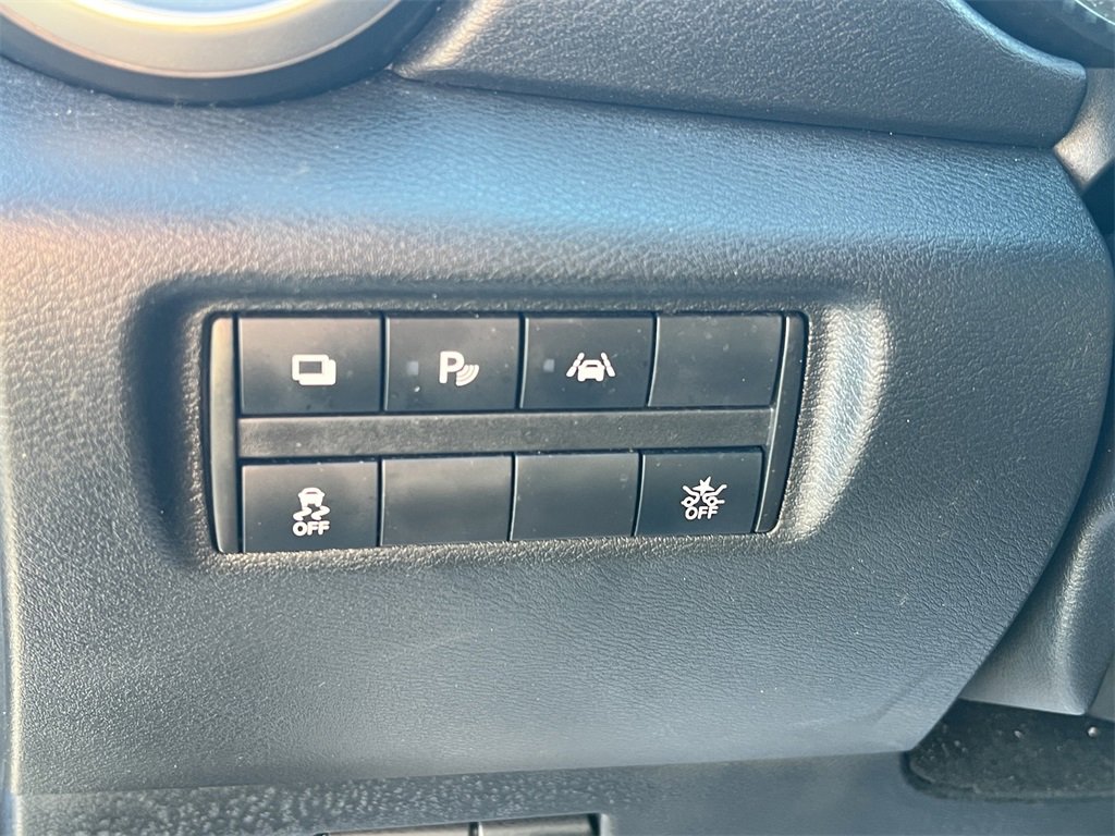 Used 2022 Nissan Versa S image 39