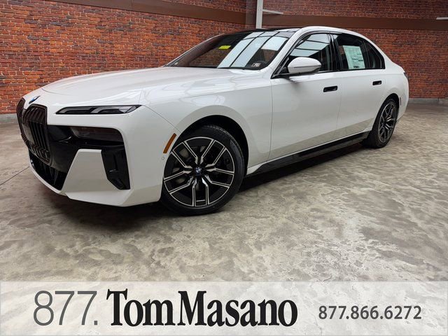 Used 2025 BMW i7 xDrive60 image 1