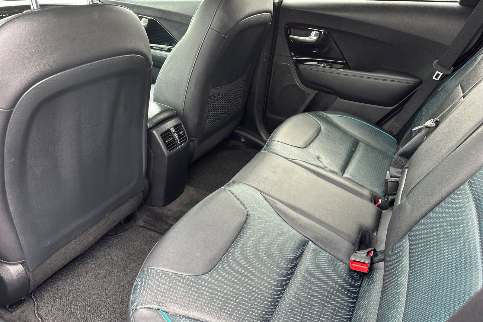 Used 2022 Kia Niro EX Premium image 14