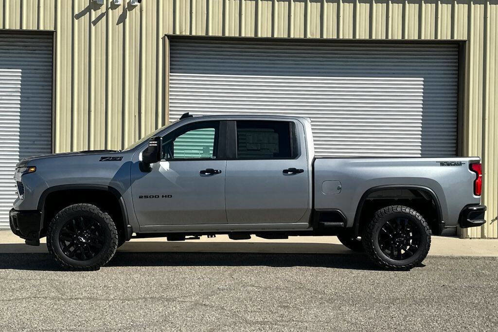 New 2026 Chevrolet Silverado 2500 LT image 3