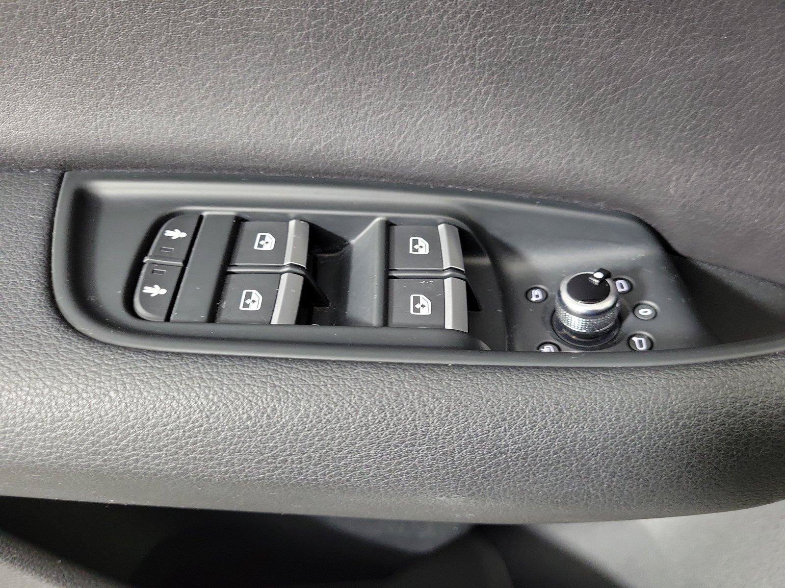 Used 2018 Audi Q7 2.0T Premium Plus AWD/4WD image 21