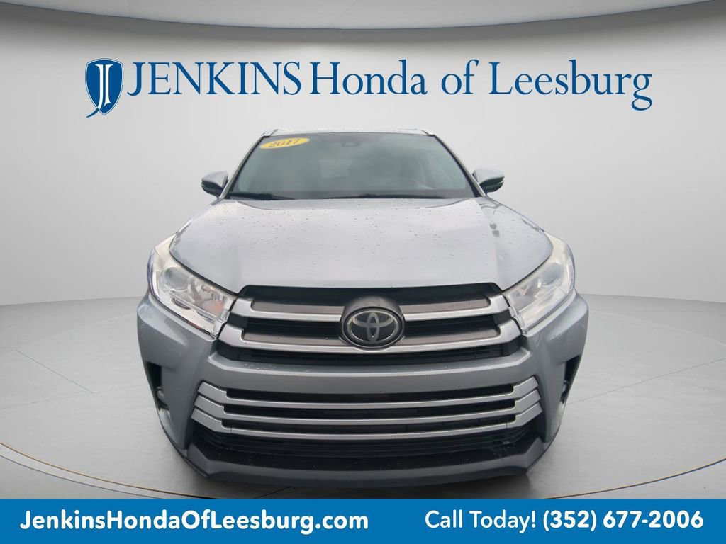 Used 2017 Toyota Highlander XLE FWD image 8