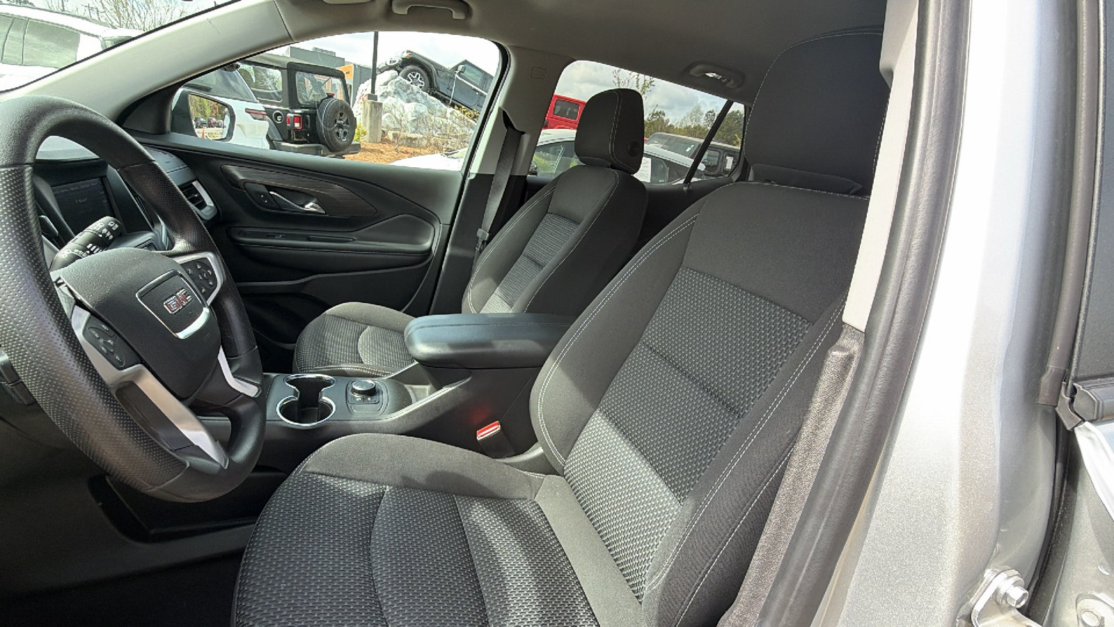 Used 2022 GMC Terrain SLE FWD image 17