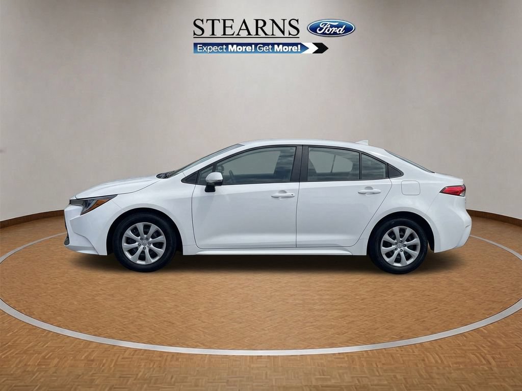 Used 2024 Toyota Corolla LE FWD image 3