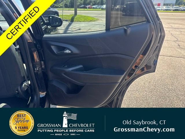 Used 2024 Chevrolet Trax RS w/ Sunroof Package FWD image 23