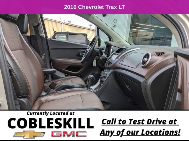 Used 2016 Chevrolet Trax LT w/ LT Convenience Package AWD/4WD image 17