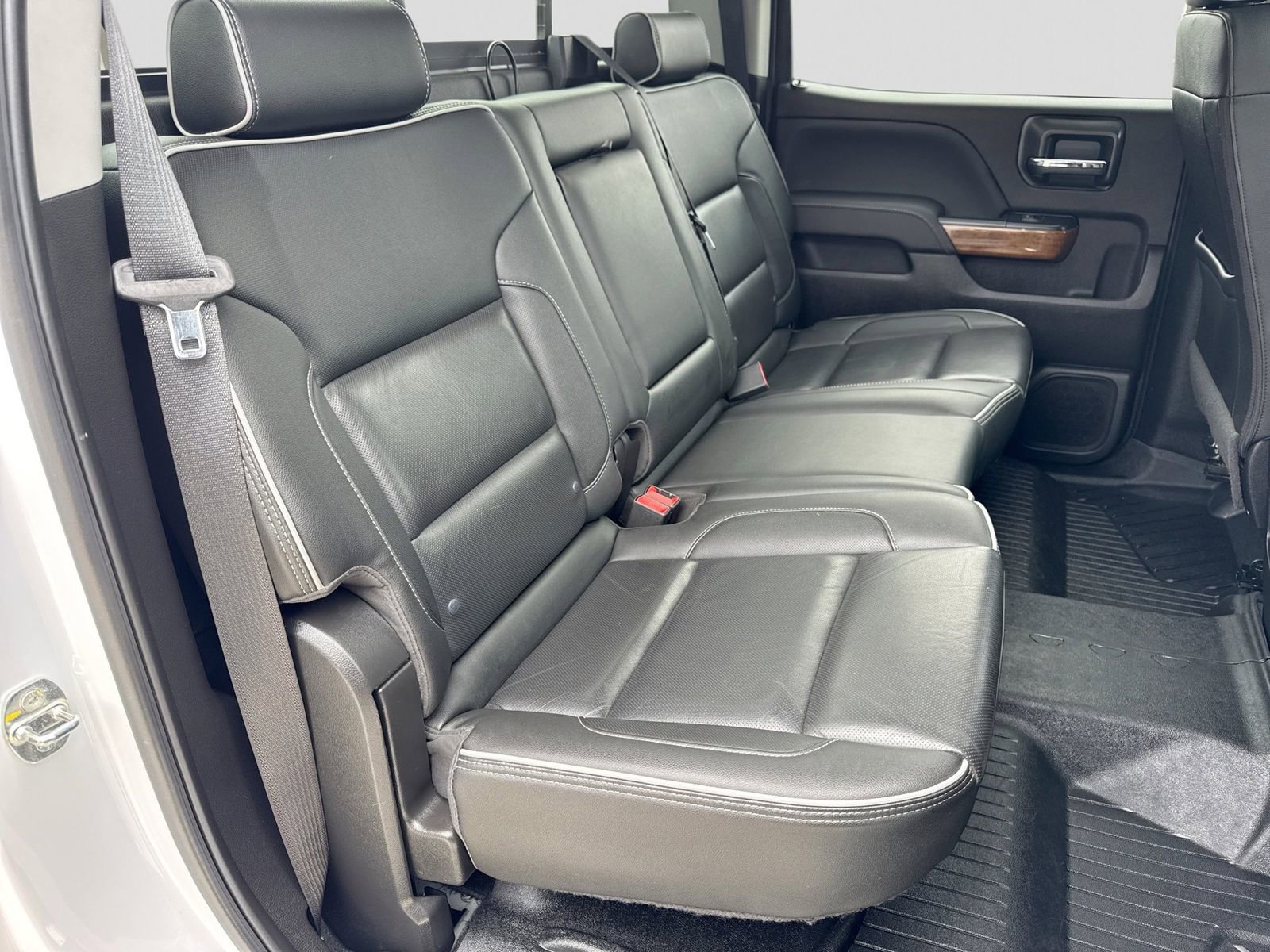 Used 2019 Chevrolet Silverado 2500 High Country image 21