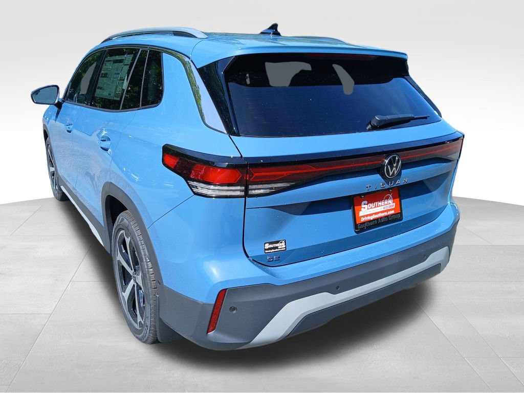 New 2025 Volkswagen Tiguan SE image 3