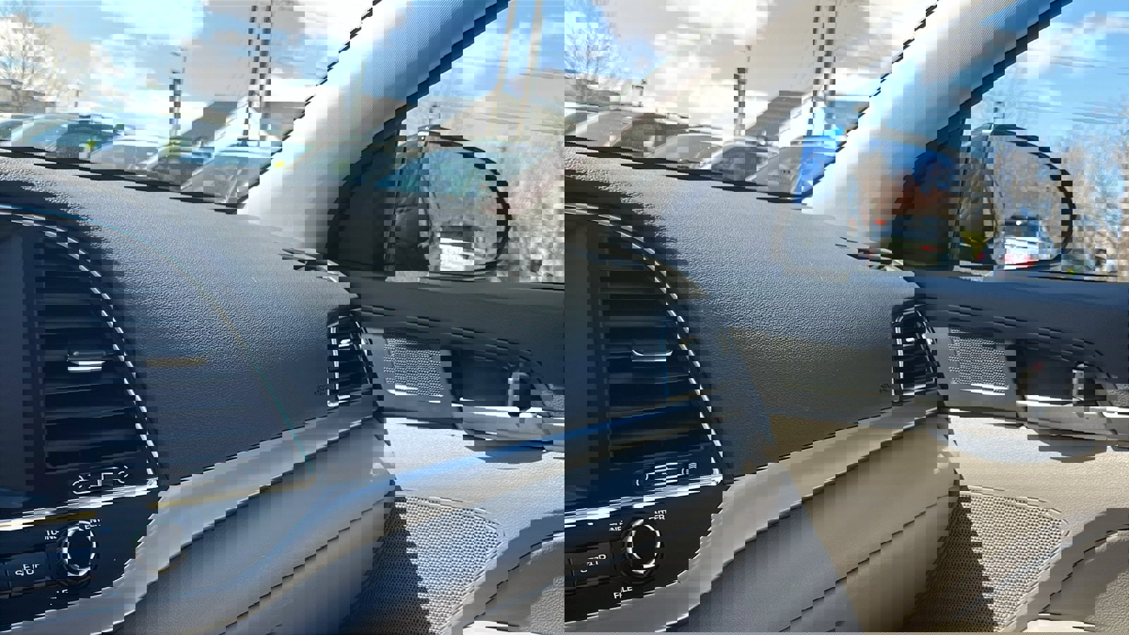 Used 2017 Hyundai Elantra Limited image 20