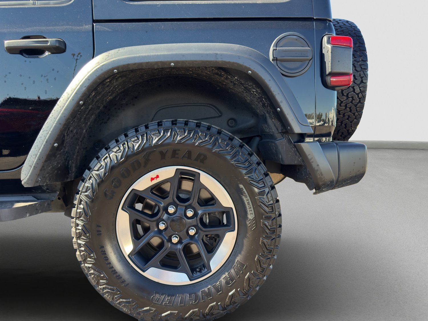 Used 2022 Jeep Wrangler Unlimited Rubicon w/ Cold Weather Group AWD/4WD image 35