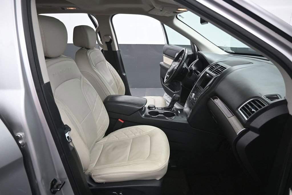 Used 2017 Ford Explorer Platinum AWD/4WD image 14
