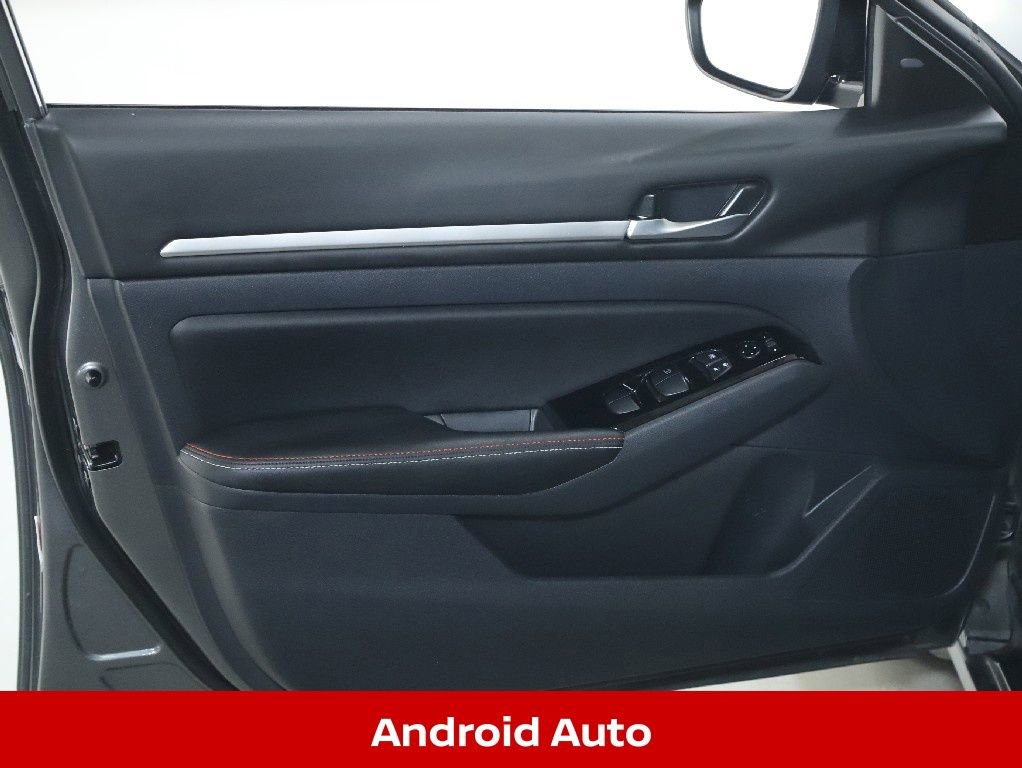Certified 2024 Nissan Altima 2.0 SR FWD image 17