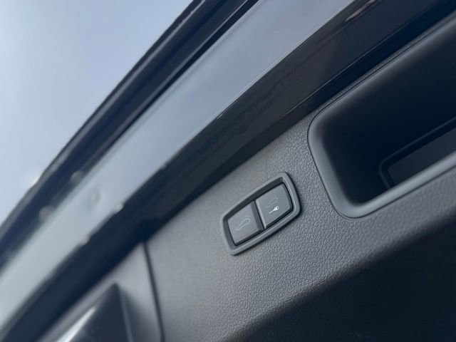 Certified 2023 Porsche Macan image 31