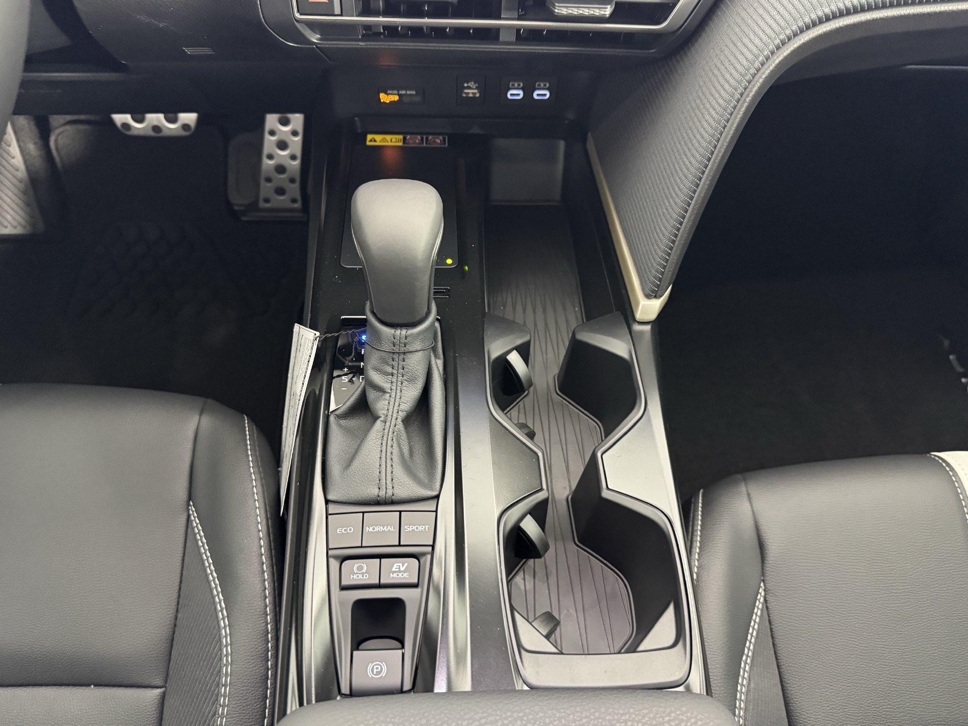 New 2026 Toyota Camry SE w/ Convenience Package FWD image 9