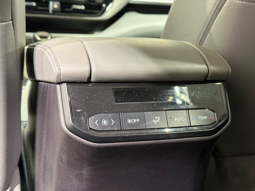 Certified 2022 Toyota Highlander XLE image 22