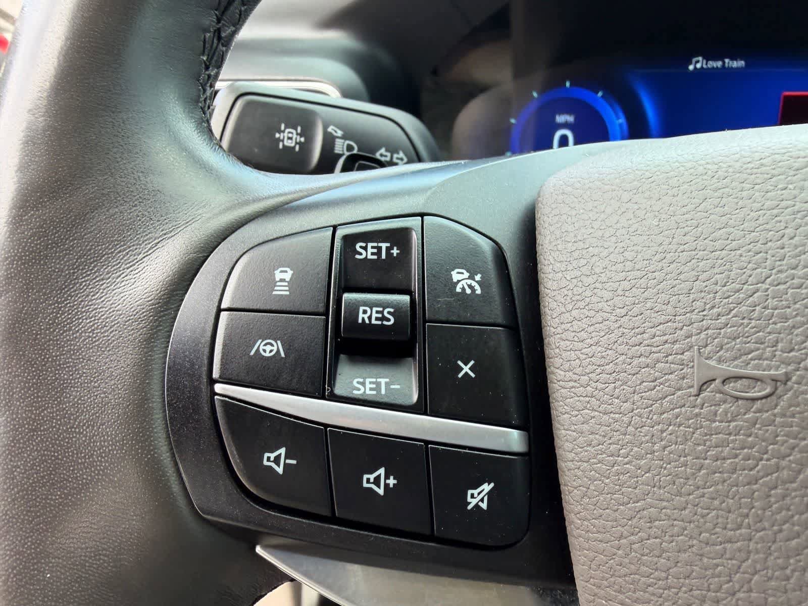 Used 2020 Ford Explorer Platinum w/ Premium Technology Package AWD/4WD image 17
