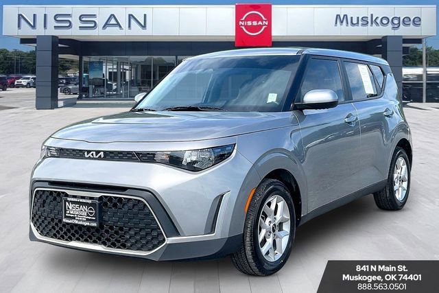 Used 2024 Kia Soul LX w/ Option Group 015 FWD image 3