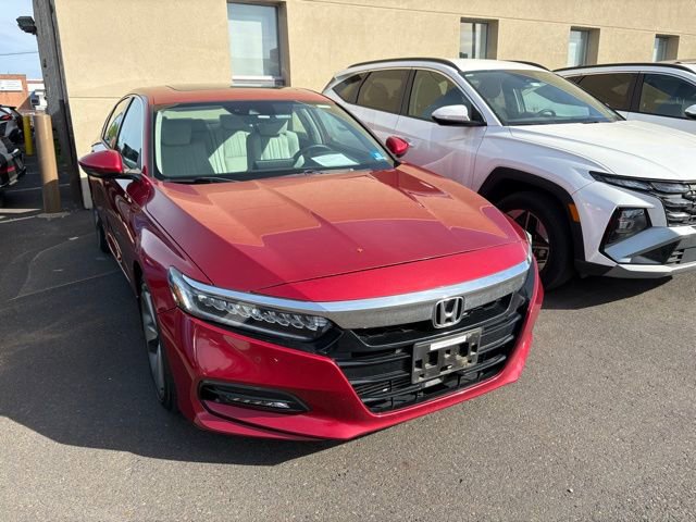 Used 2018 Honda Accord Touring image 2