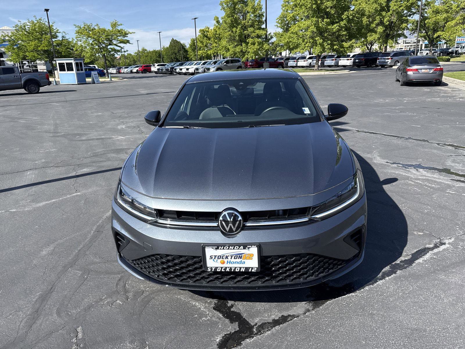 Used 2025 Volkswagen Jetta Sport FWD image 3