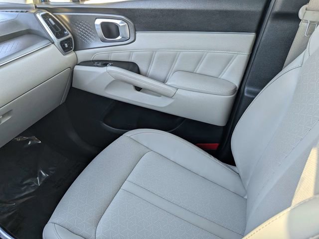 Used 2021 Kia Sorento SX image 16