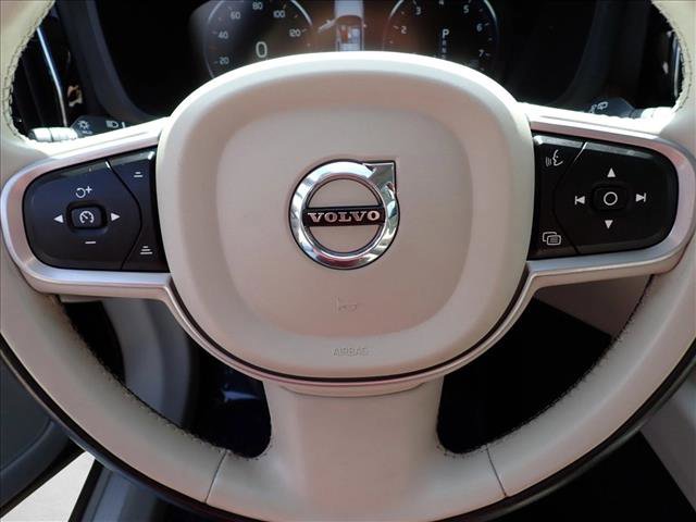 Used 2021 Volvo XC60 T5 Momentum w/ Protection Package Premier image 19