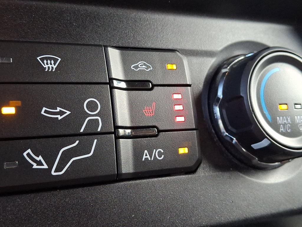Used 2022 Ford F250 XLT w/ XLT Premium Package AWD/4WD image 32