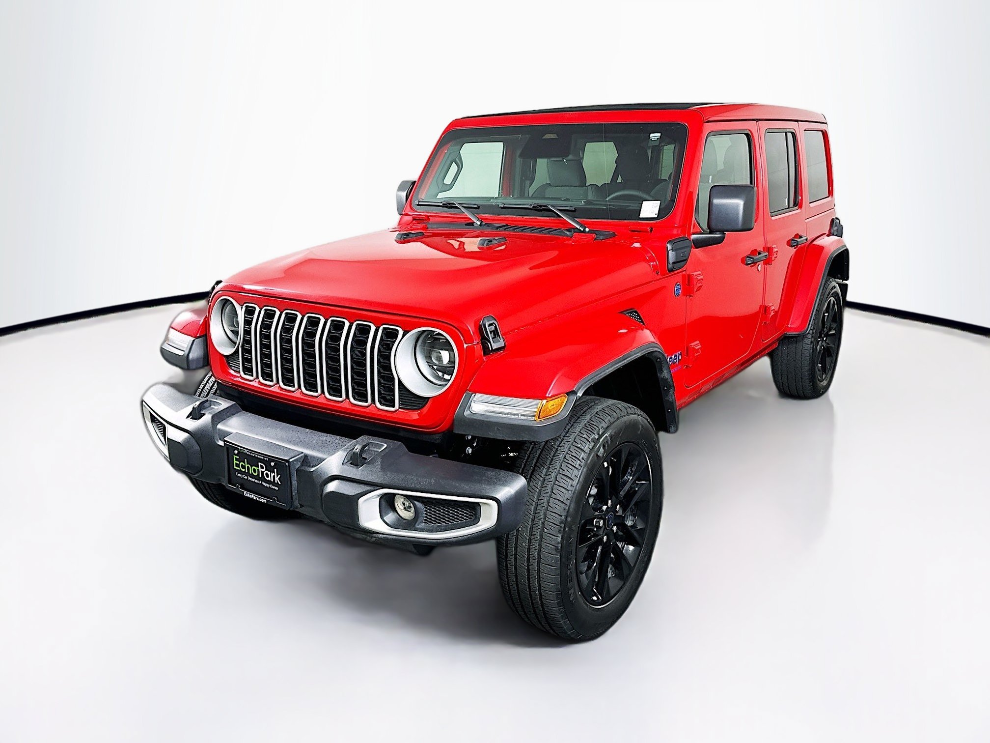 Used 2025 Jeep Wrangler Unlimited Sahara w/ Safety Group AWD/4WD image 3