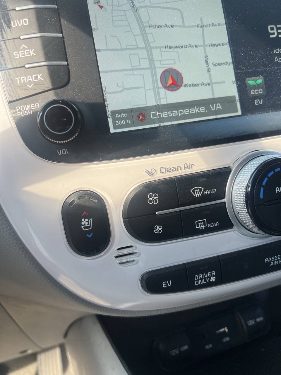 Used 2017 Kia Soul EV + FWD image 18