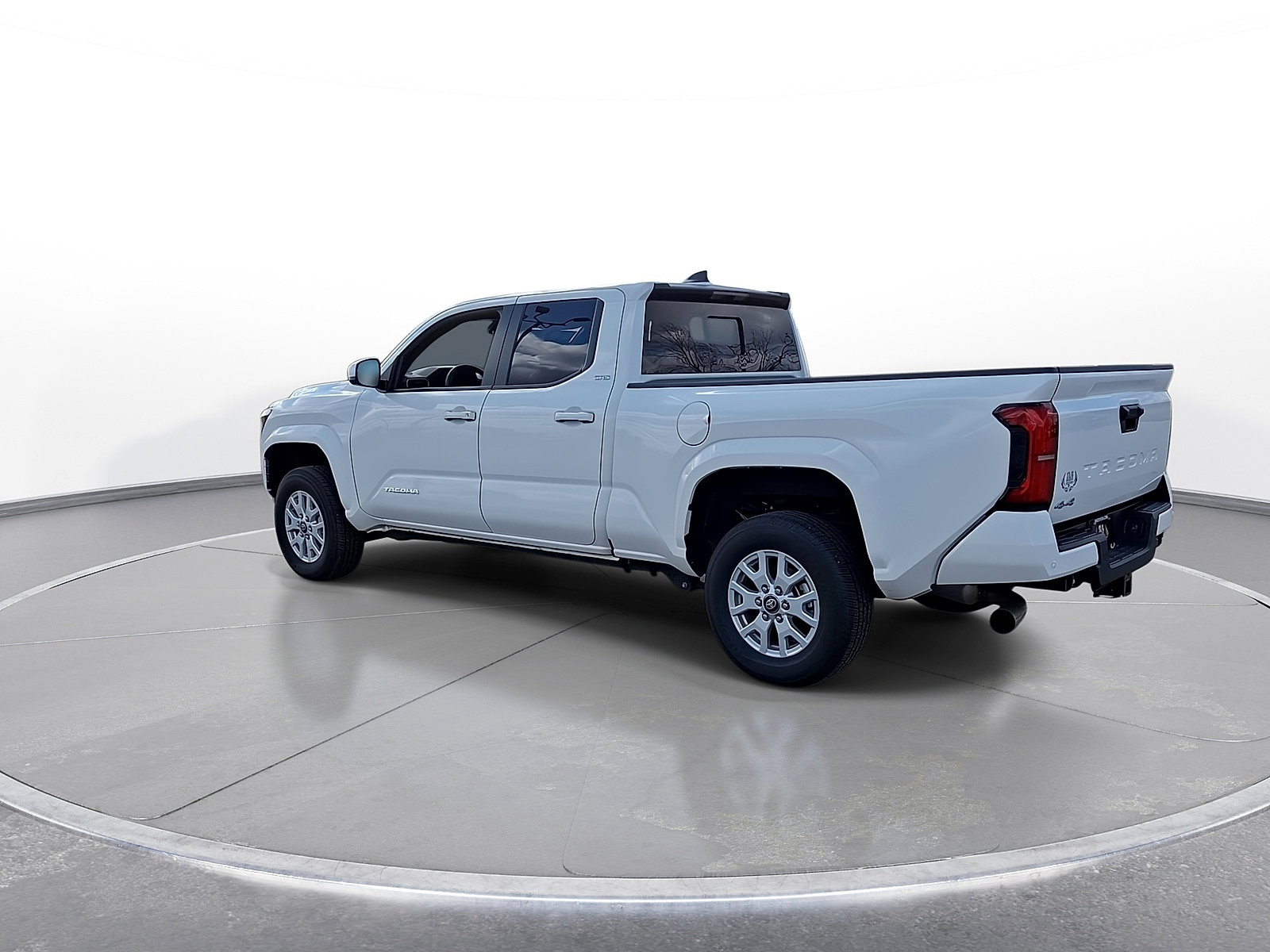 Used 2025 Toyota Tacoma SR5 w/ SR5 Upgrade Package AWD/4WD image 6