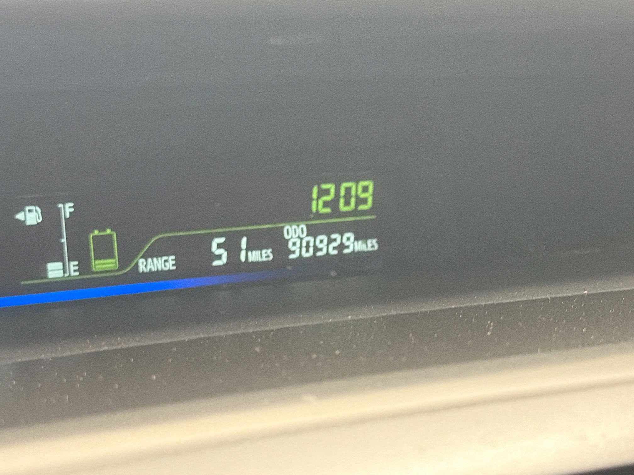 Used 2017 Toyota Prius V Two w/ Carpet Mat Package image 8