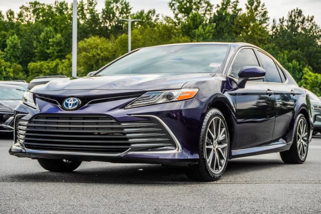 Used 2022 Toyota Camry XLE FWD image 9