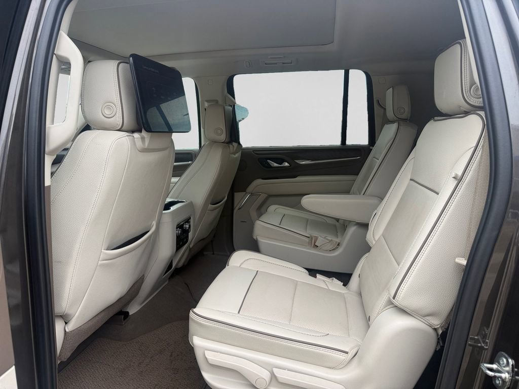 Used 2021 GMC Yukon XL Denali AWD/4WD image 13