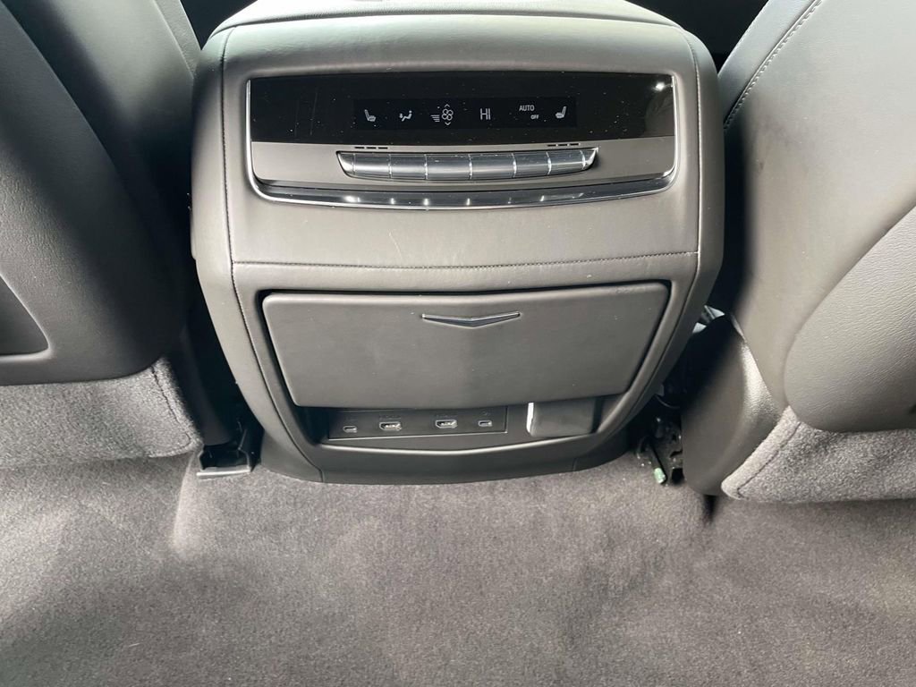 Certified 2025 Cadillac Escalade ESV Sport Platinum image 15
