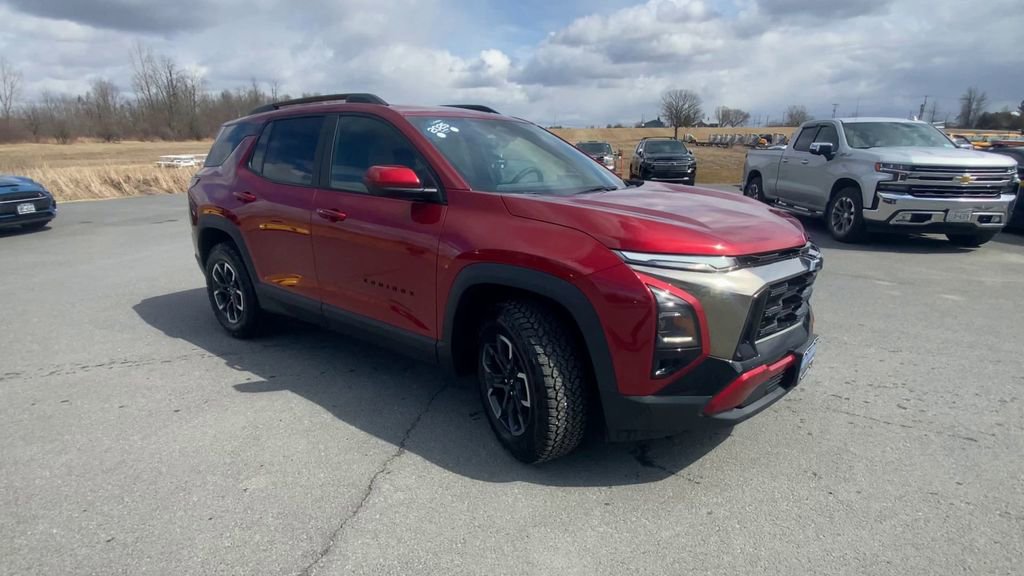 Used 2025 Chevrolet Equinox ACTIV w/ Safety and Technology Package image 2