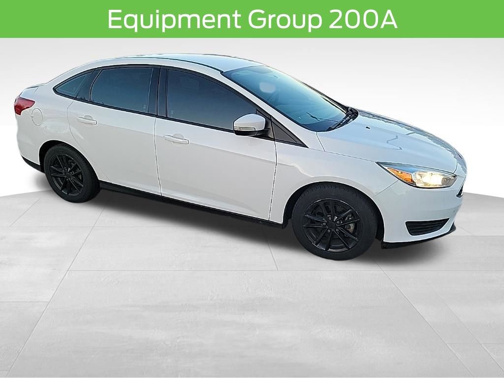 Used 2017 Ford Focus SE image 3