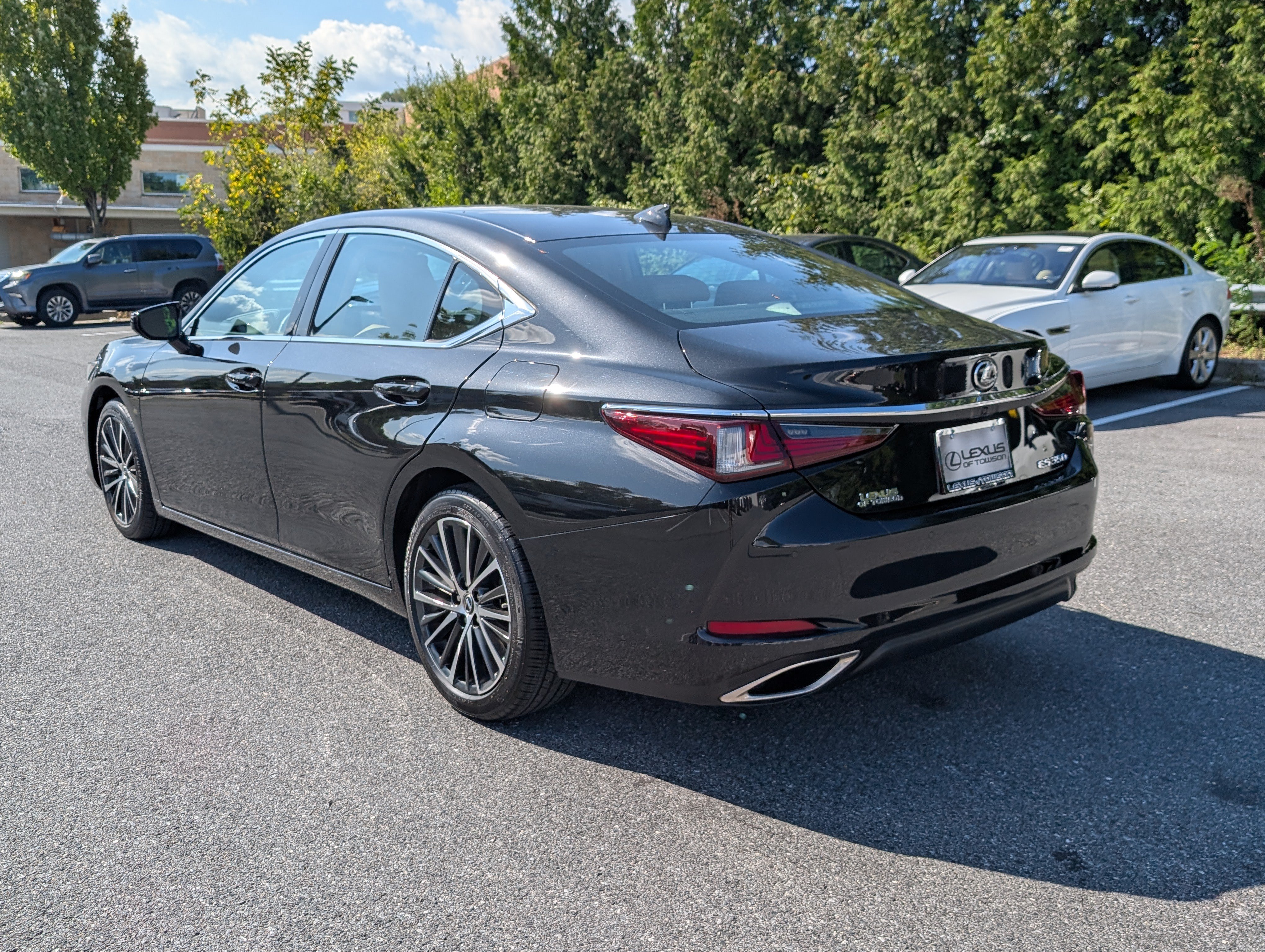 Certified 2024 Lexus ES 350 w/ Premium Package FWD image 5