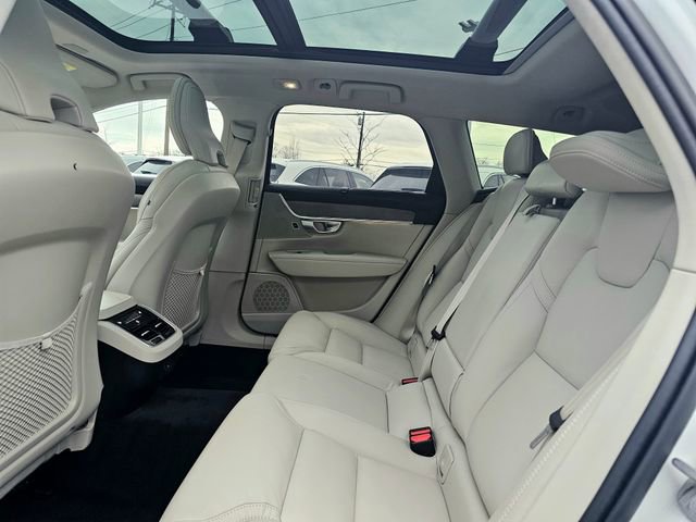 Used 2023 Volvo V90 B6 Cross Country Ultimate image 23