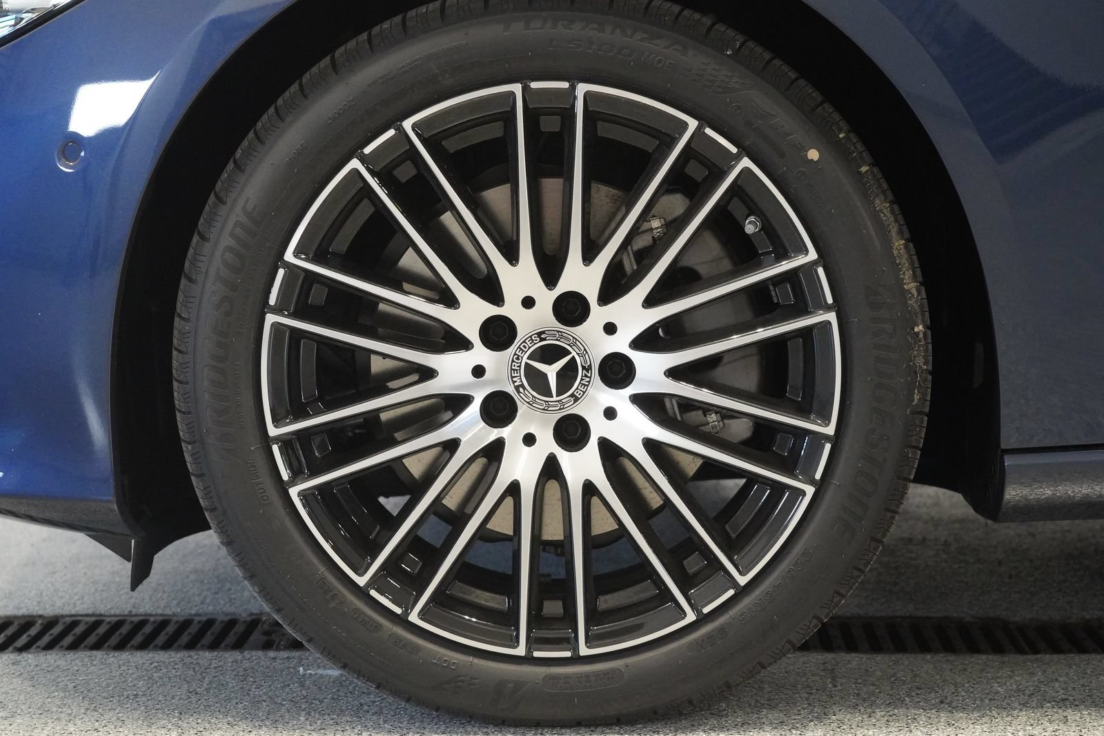 New 2026 Mercedes-Benz C 300 4MATIC Sedan image 11