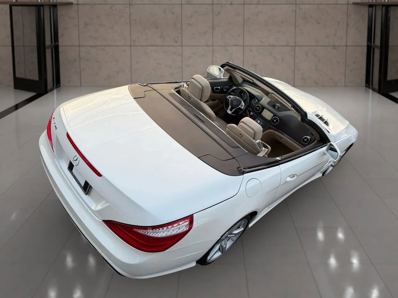 Used 2014 Mercedes-Benz SL 550 image 26